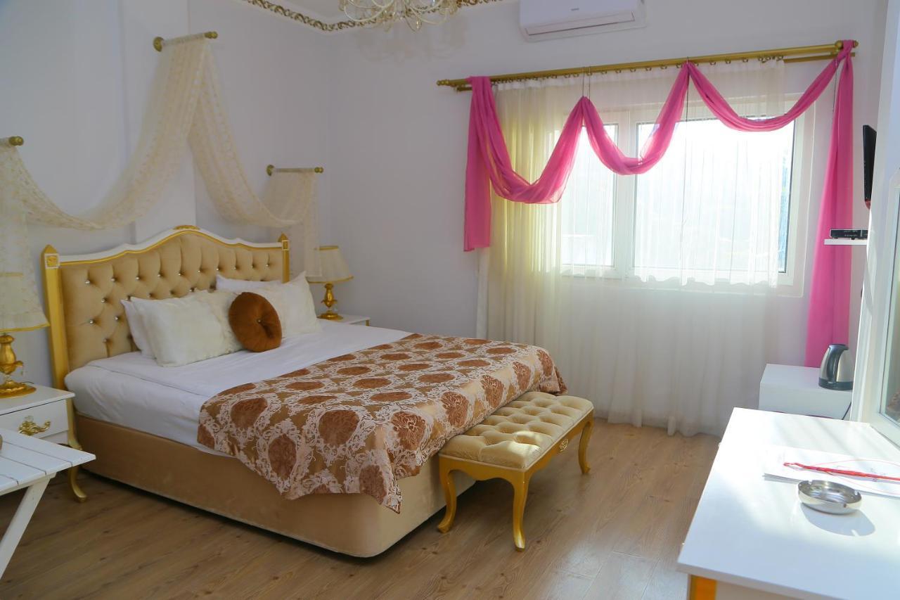 Huri & Nuri Hotel (Adults Only) Foça Esterno foto