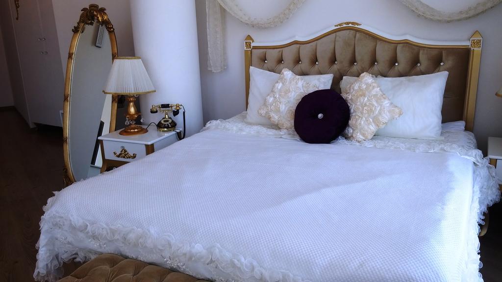 Huri & Nuri Hotel (Adults Only) Foça Esterno foto