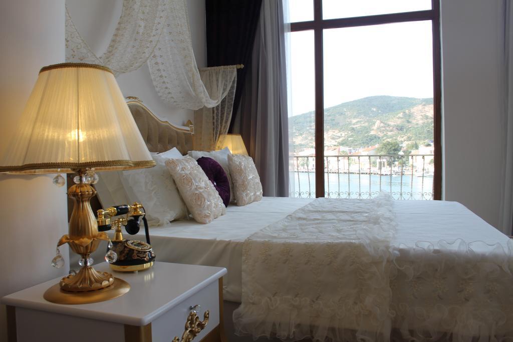 Huri & Nuri Hotel (Adults Only) Foça Esterno foto